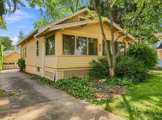 242 N Lincoln St, Batavia, IL 60510