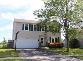 414 Benton Rd, Lake Villa, IL 60046