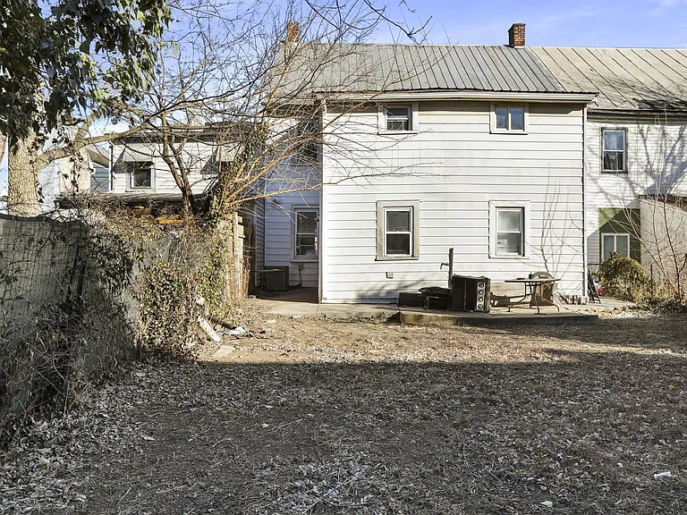 216-218 N College St — Photo 26
