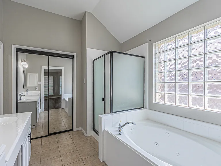 7624 Vista Creek Ln — Photo 31