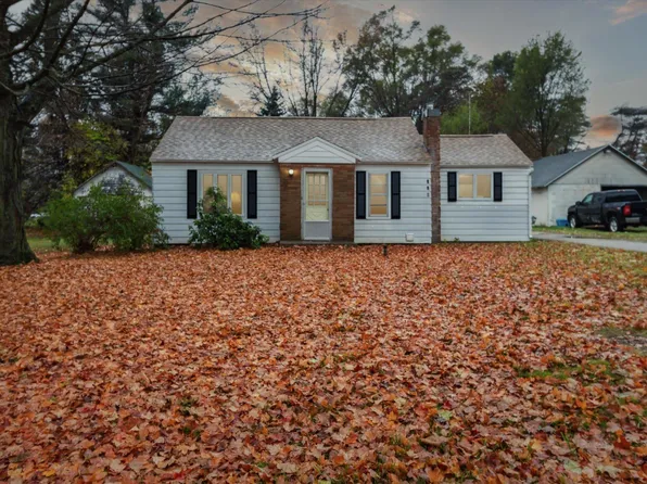 324 Center St, Six Lakes, MI 48886