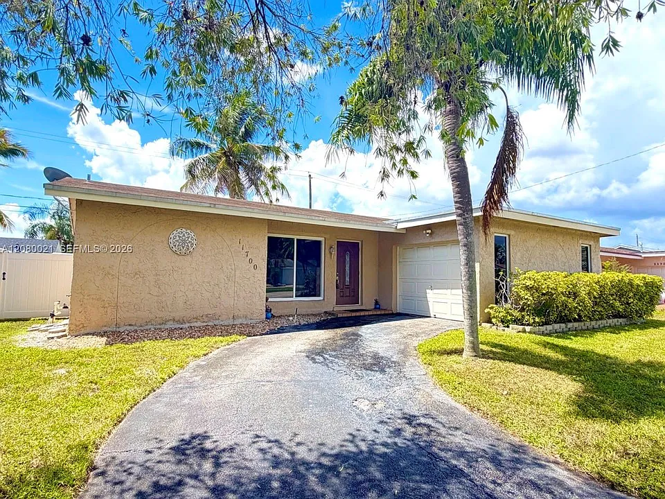 11700 NW 33rd St