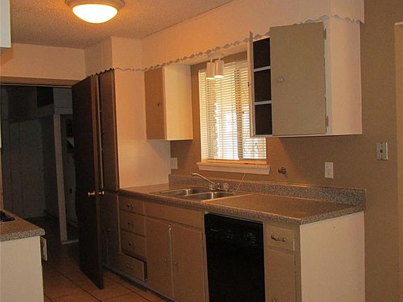 4th image of 10171 Honolulu Dr