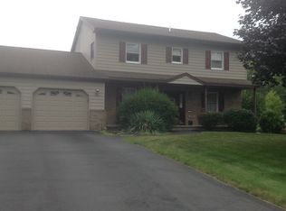 2 Gleneagles Blvd, Ballston Lake, NY 12019