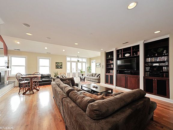 2nd image of 3418 N Ashland Ave APT 4S