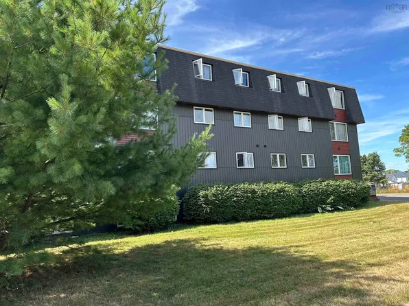 99 Rupert St, Amherst, NS B4H 3S4