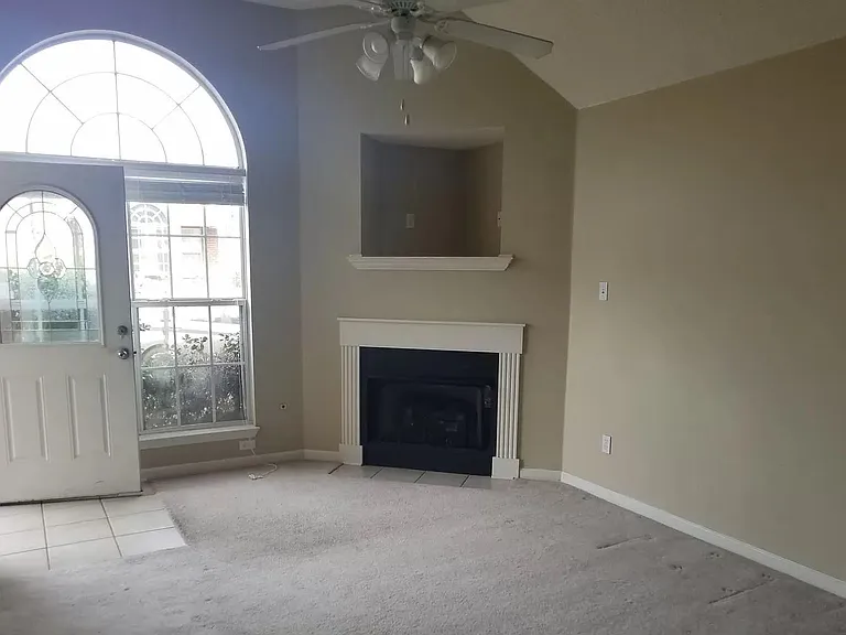 9835 Maggie Woods Ln — Photo 2