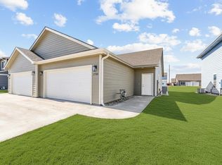 2728 Amelia Ln, Salina, KS 67401