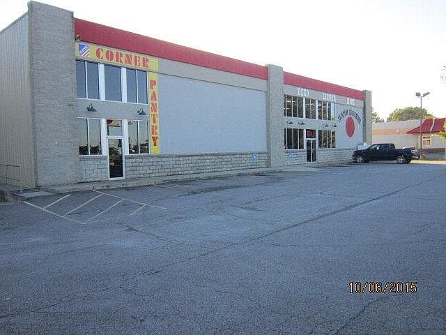 1st image of 1028 E Robert Toombs Ave