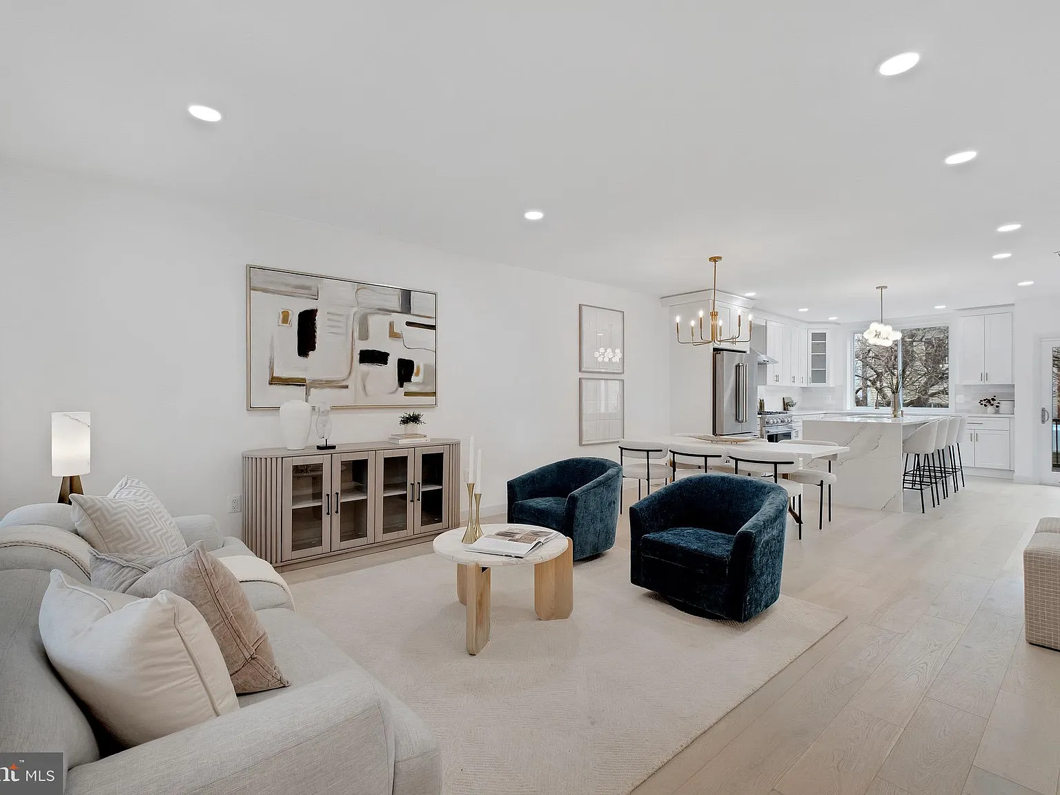 4 bed, 3.5 bath, 2057 sqft, $5,399 — Photo 3