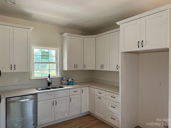 5th image of 3394 Sweetgum Ln