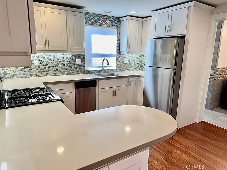 270 Pearl St #LOWER — Photo 1