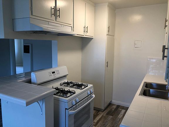 3rd image of 337 Riverdale Dr #10
