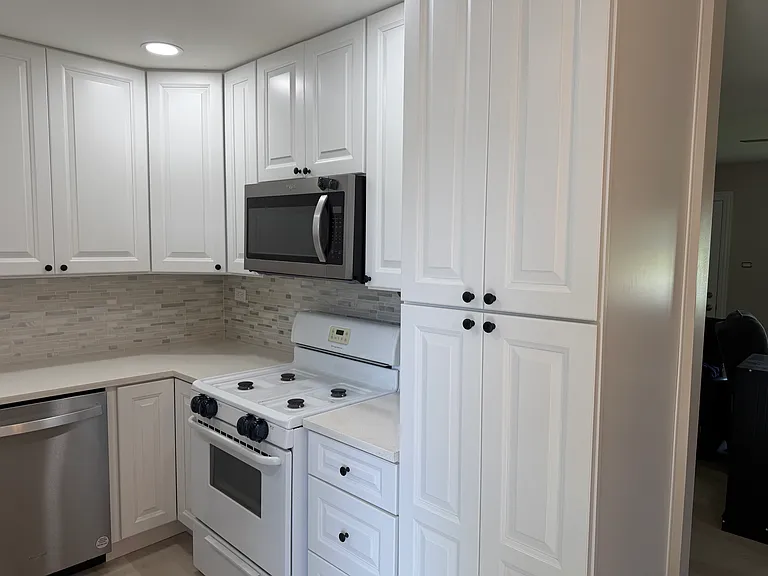 17030 Robinhood Dr — Photo 3