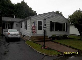 25 Newbury St, Cranston, RI 02920