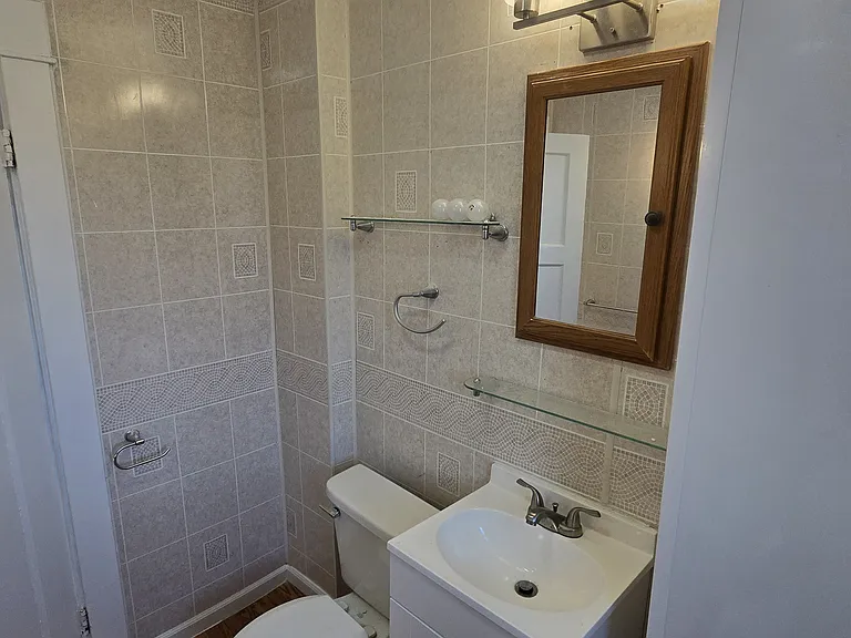 44 Waverly Ave — Photo 7