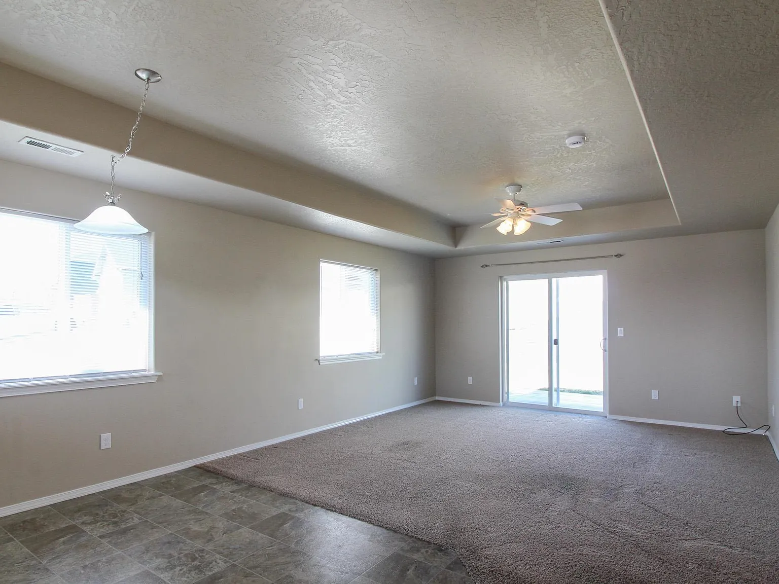 3 bed, 2.0 bath, 1244 sqft, $2,000 — Photo 3