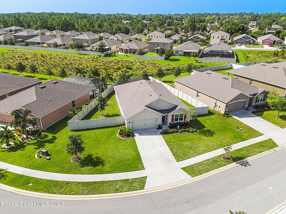 4th image of 849 Forest Trace Cir