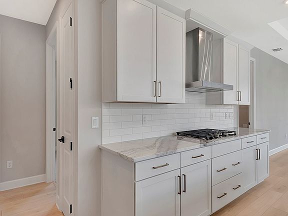 Claire Model Kitchen