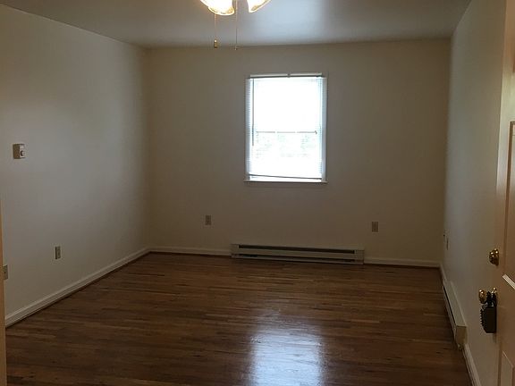 4th image of 214 E New St #102-3