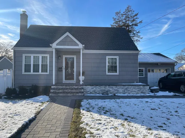 55 Dosoris Lane, Glen Cove, NY 11542