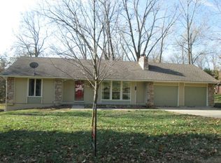 1002 W Medbury Ln, Richmond, MO 64085