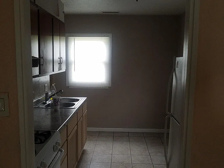 345 Kinsmoor Ave — Photo 7