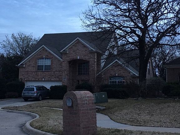 3rd image of 1209 Wooded Creek Cir