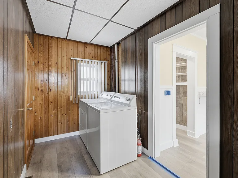 19 1/2 Balcom St #1 — Photo 19