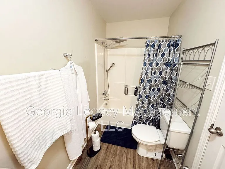 114 Creek Side Dr — Photo 18
