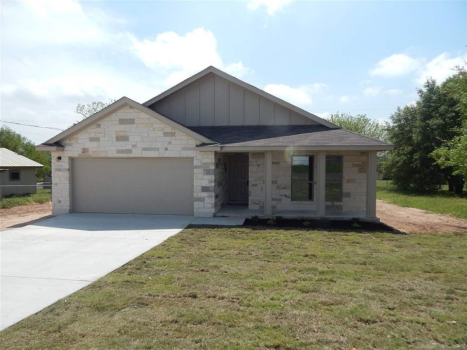 1st image of 1202 Cedar Dr