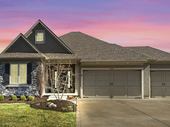 14701 Meadow Ln, Leawood, KS 66224