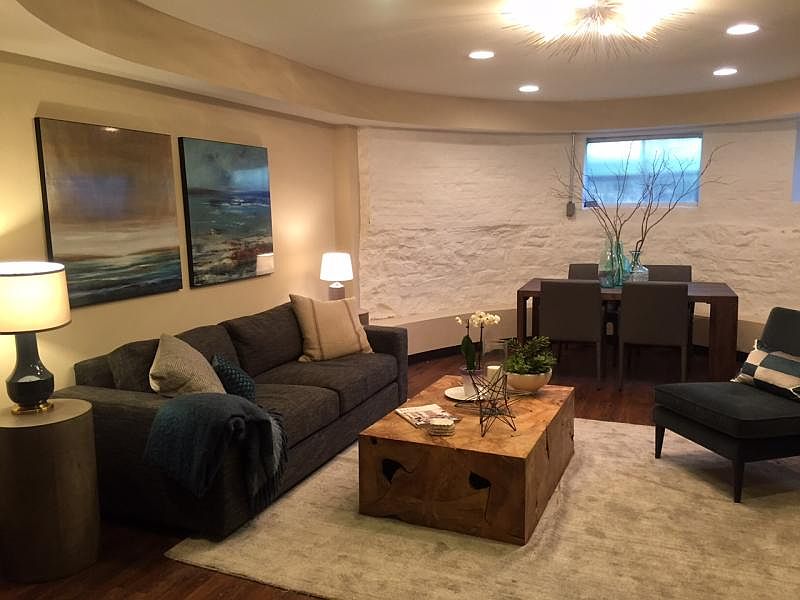 1st image of 1352 N La Salle Dr #1352GDN