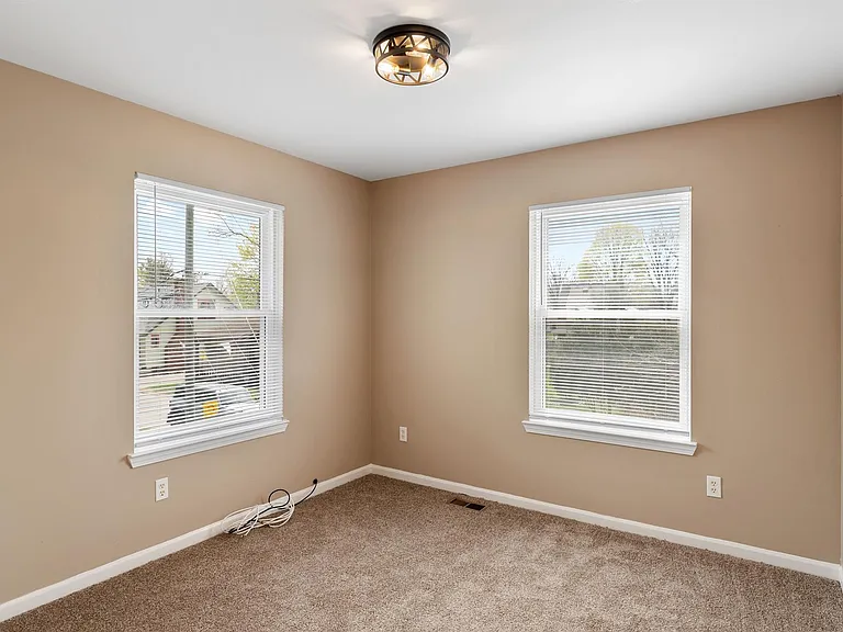3260 Sashabaw Rd — Photo 25