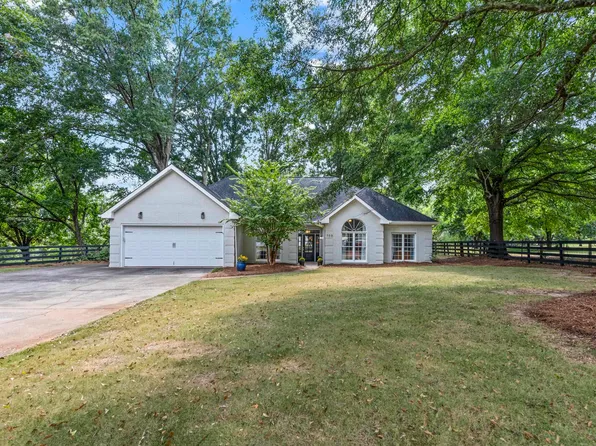 700 Skyline Dr, Madison, GA 30650