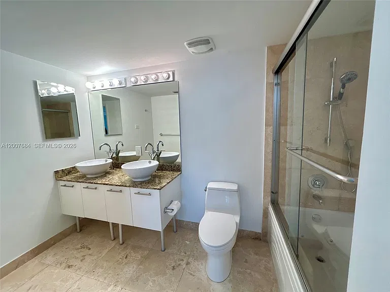 41 SE 5th St #703 — Photo 10