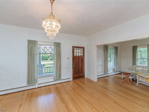 4th image of 110 Courtland St