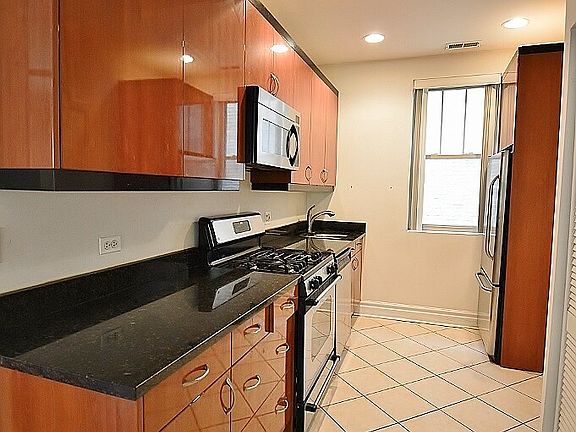 4th image of 3139 W Palmer Blvd APT 1