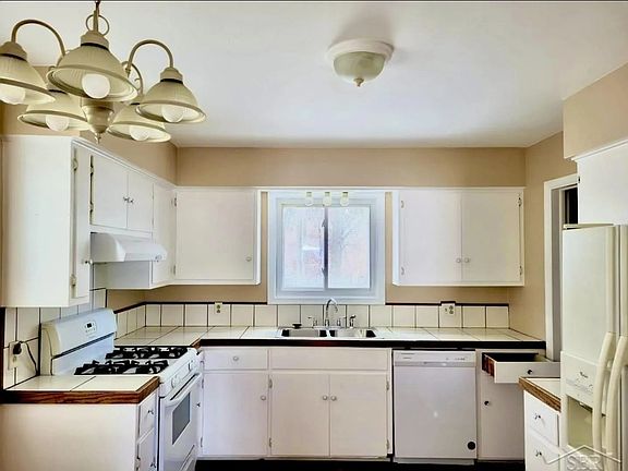 2nd image of 3301 3301/03 Northwest Dr #3301