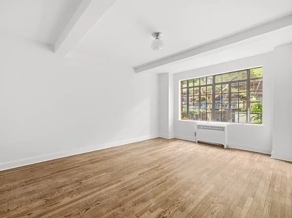 433 West 21st Street image 1 of 17