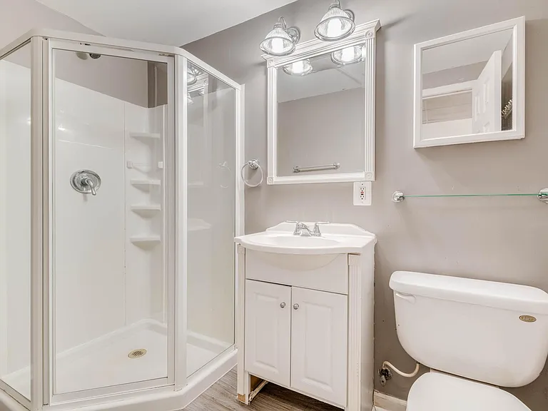 216 Roundhouse Ct — Photo 13