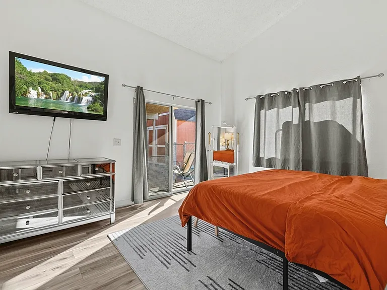 752 E Avenue J9 — Photo 41