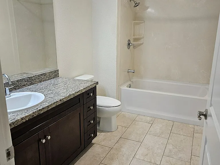 Diamond Creek Apartment — Photo 39
