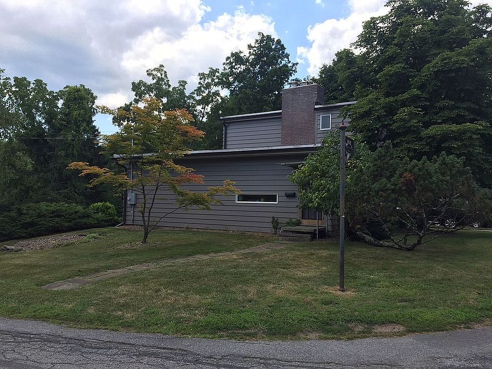 1st image of 10 Stillman Ave