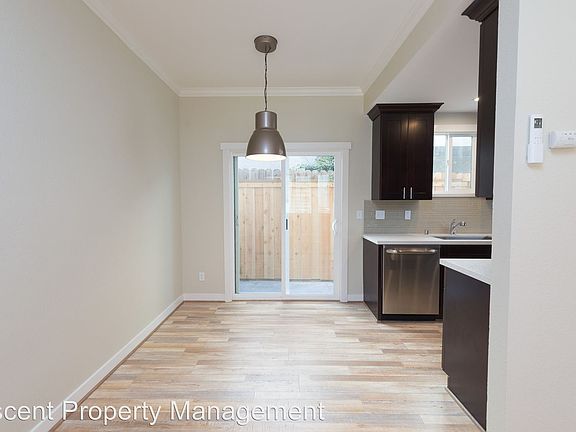 4th image of 3760 33rd St APT 2