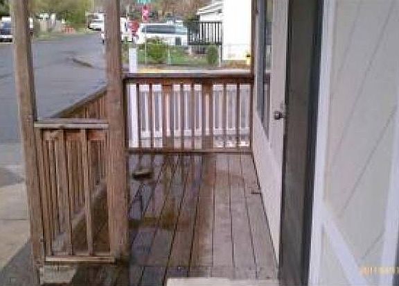 5th image of 318 E 8th Ave