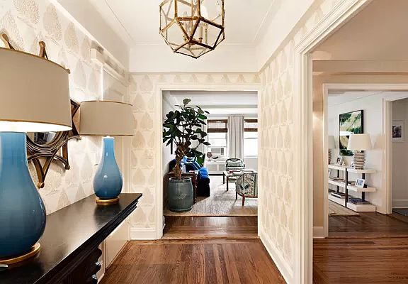 4th image of 308 E 79th St APT 4A