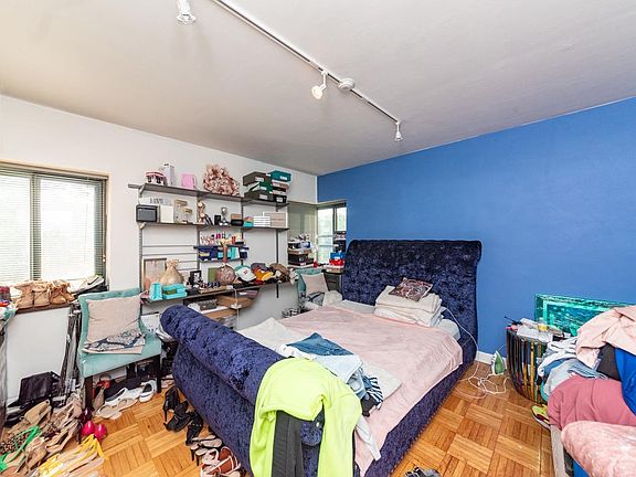 2nd image of 5048 N Marine Dr