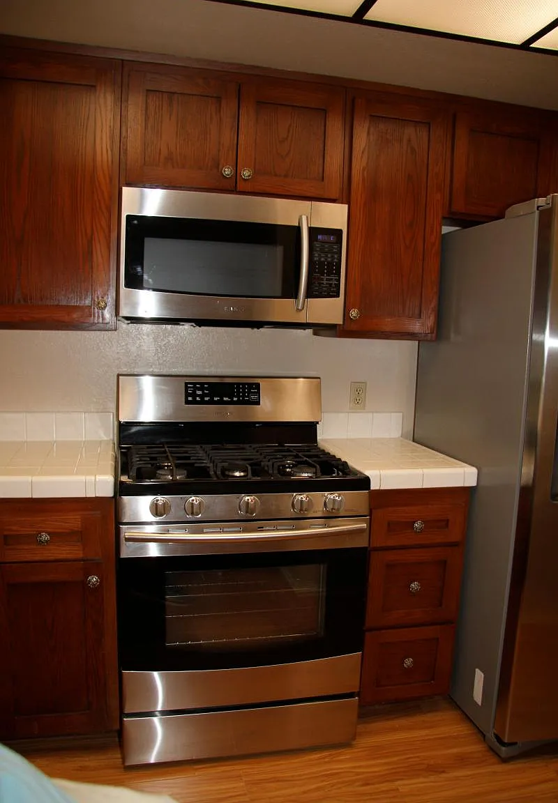 2 bed, 1068 sqft, $3,000 — Photo 3