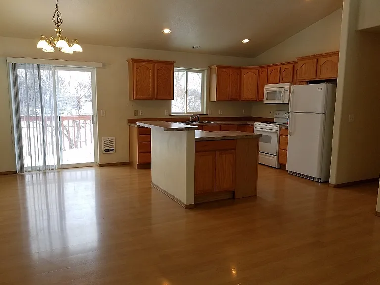 105 Ben Williams Ln — Photo 2